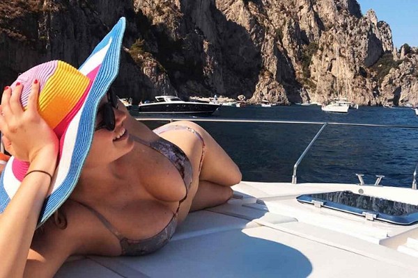 你看起來(lái)很貴,我可以和你玩嗎? 你看起來(lái)很貴,我可以和你玩嗎?