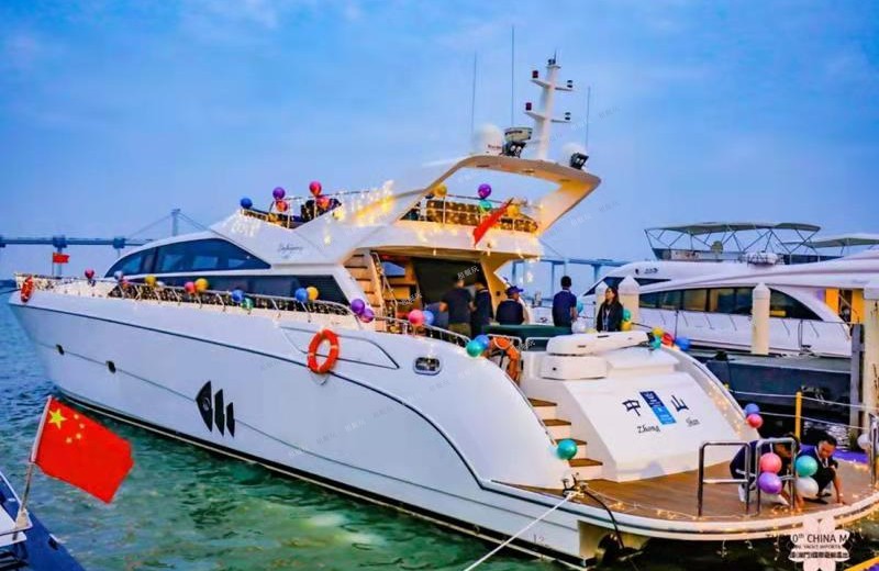 90尺豪華商務(wù)游艇 90尺豪華商務(wù)游艇