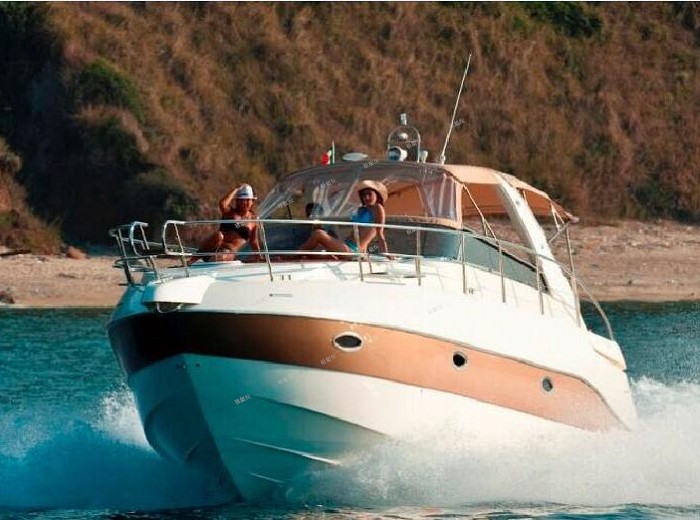 34英尺運(yùn)動(dòng)游艇 34英尺運(yùn)動(dòng)游艇